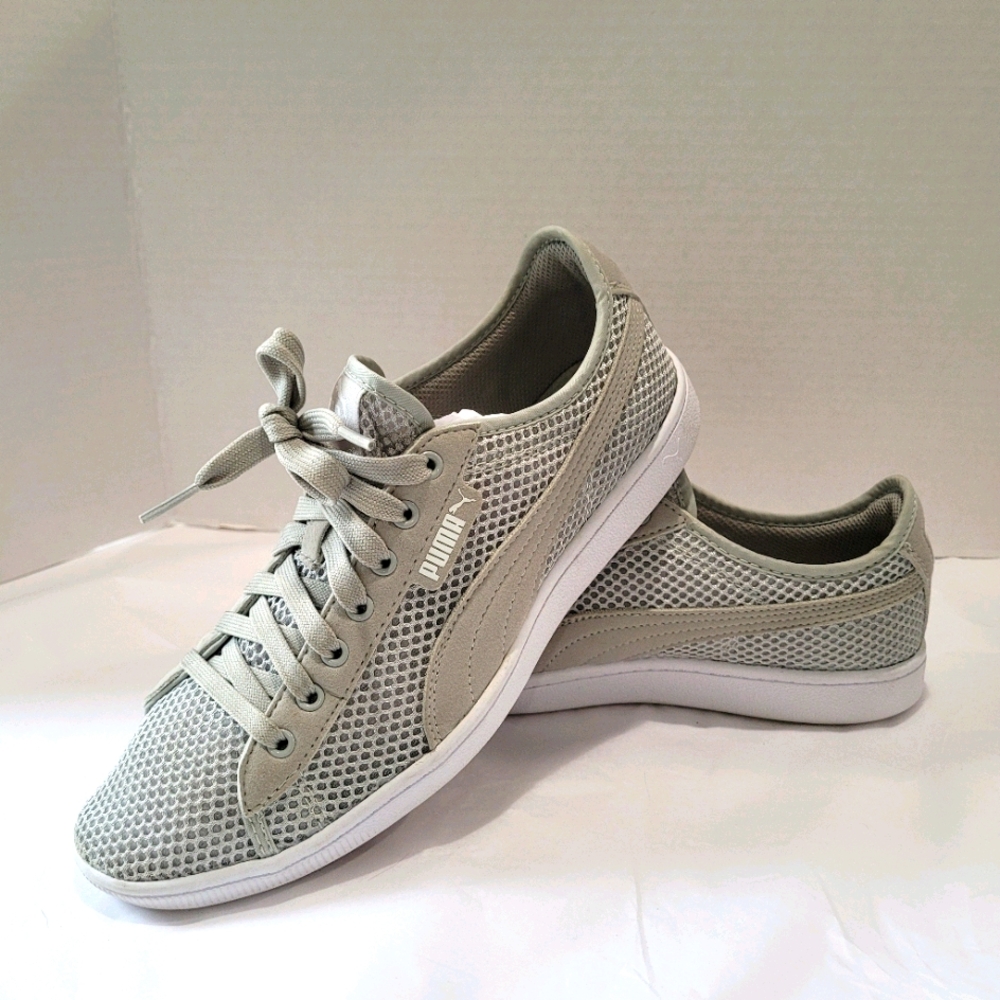 Puma Women's Vikky Ribbon Classic Suede Sneakers G